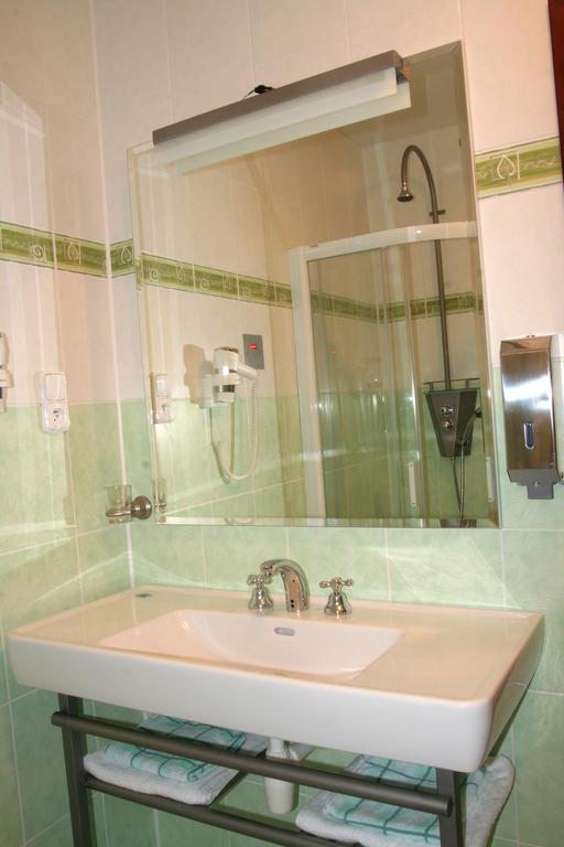 Camping Oase Praha Hotel Zlatníky Quarto foto
